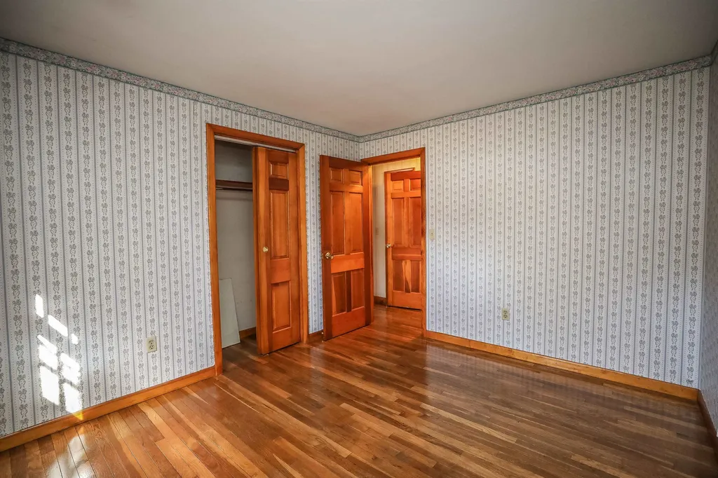 7 Leonard Avenue Hooksett NH 03106