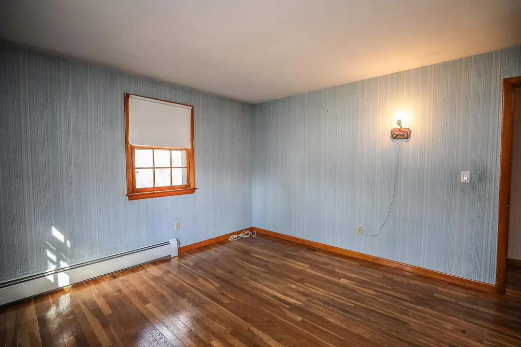 7 Leonard Avenue Hooksett NH 03106