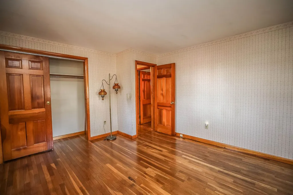 7 Leonard Avenue Hooksett NH 03106
