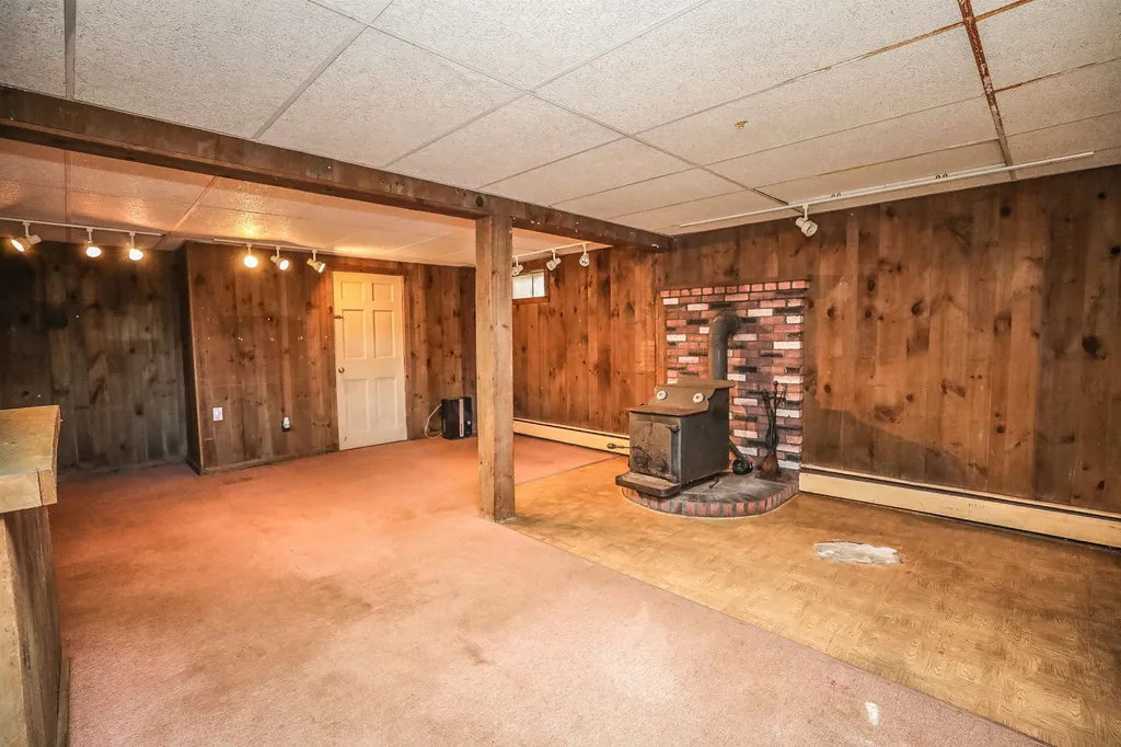 7 Leonard Avenue Hooksett NH 03106