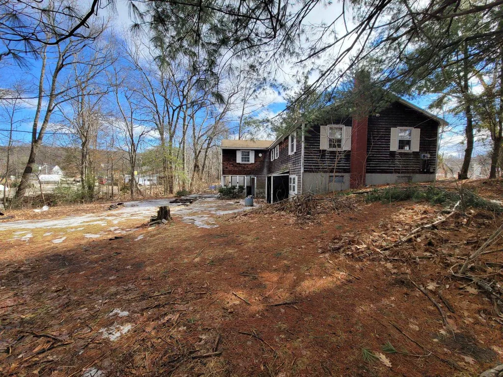 7 Leonard Avenue Hooksett NH 03106