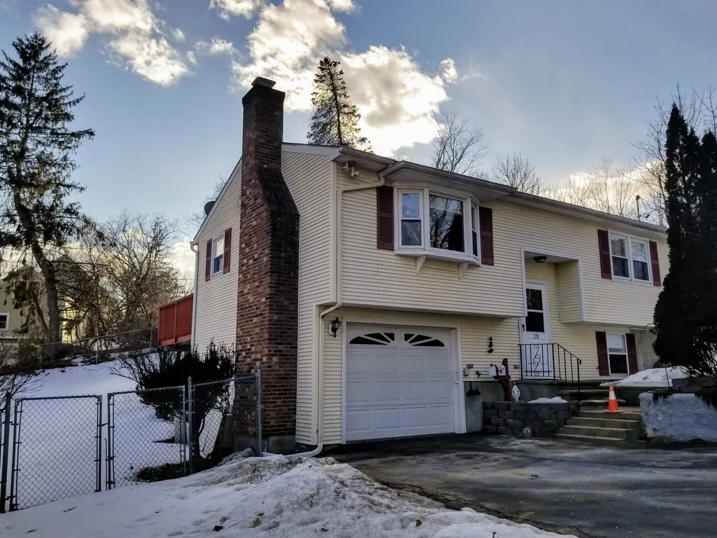 228 Oneida Street Manchester NH 03102