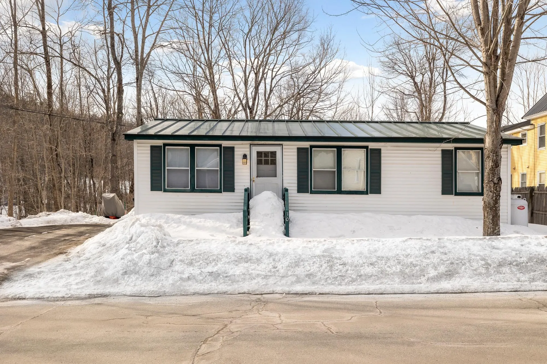 30 Maple Street Sunapee NH 03782
