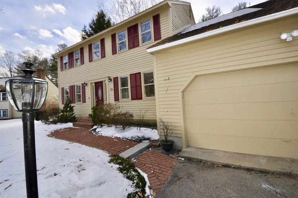 14 Lutheran Drive Nashua NH 03063