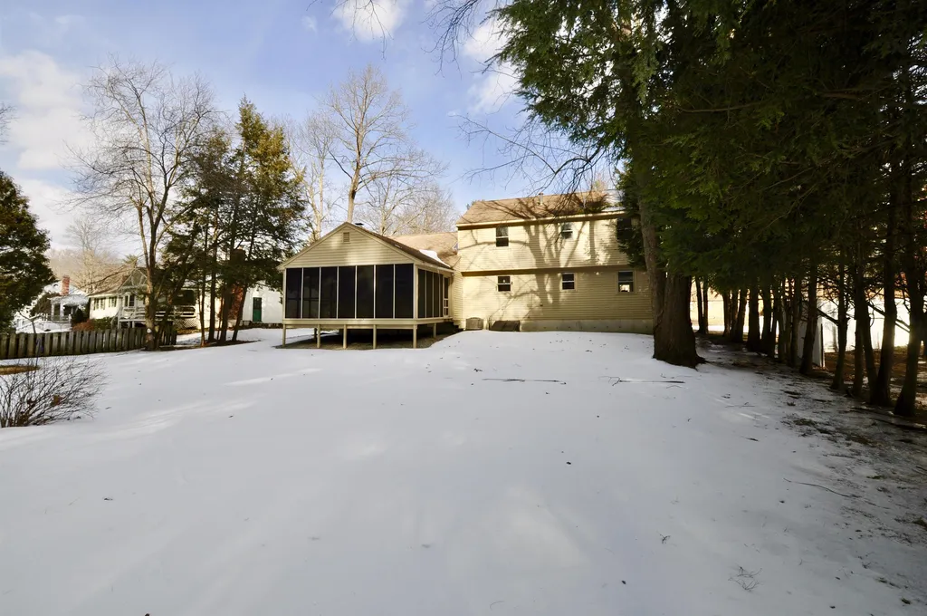 14 Lutheran Drive Nashua NH 03063