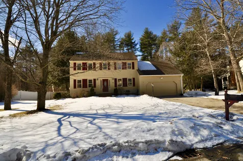 14 Lutheran Drive Nashua NH 03063