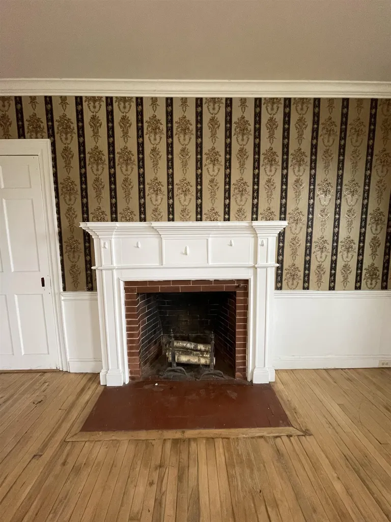 189 Broad Street Claremont NH 03743