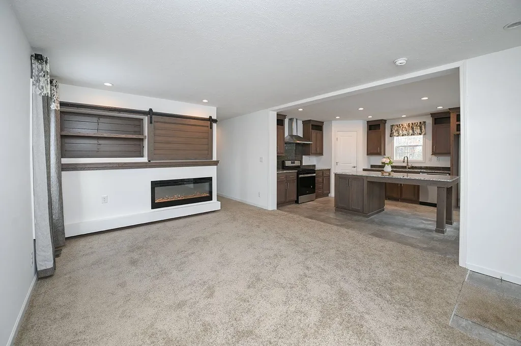 21 Sharon Way Fremont NH 03044