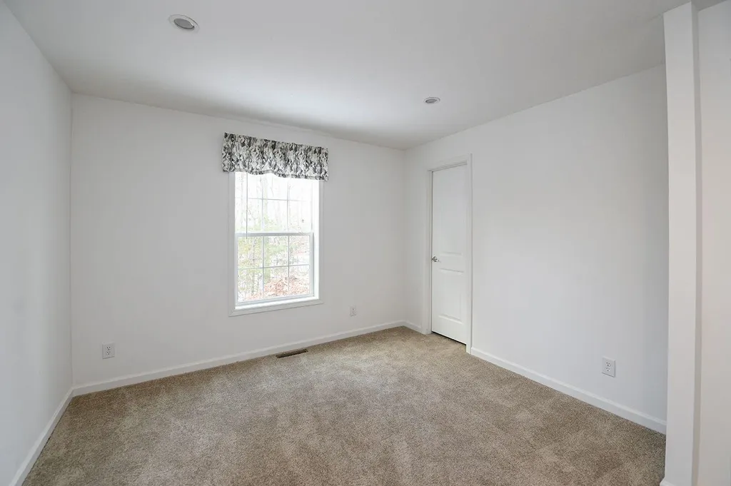 21 Sharon Way Fremont NH 03044