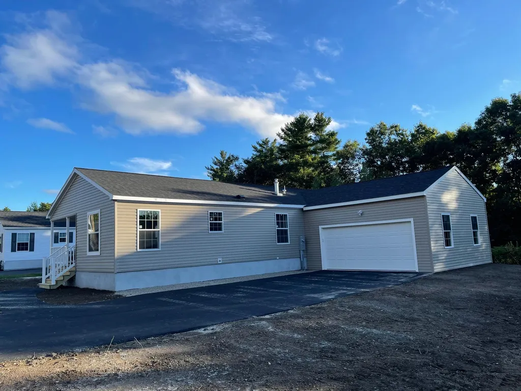 21 Sharon Way Fremont NH 03044