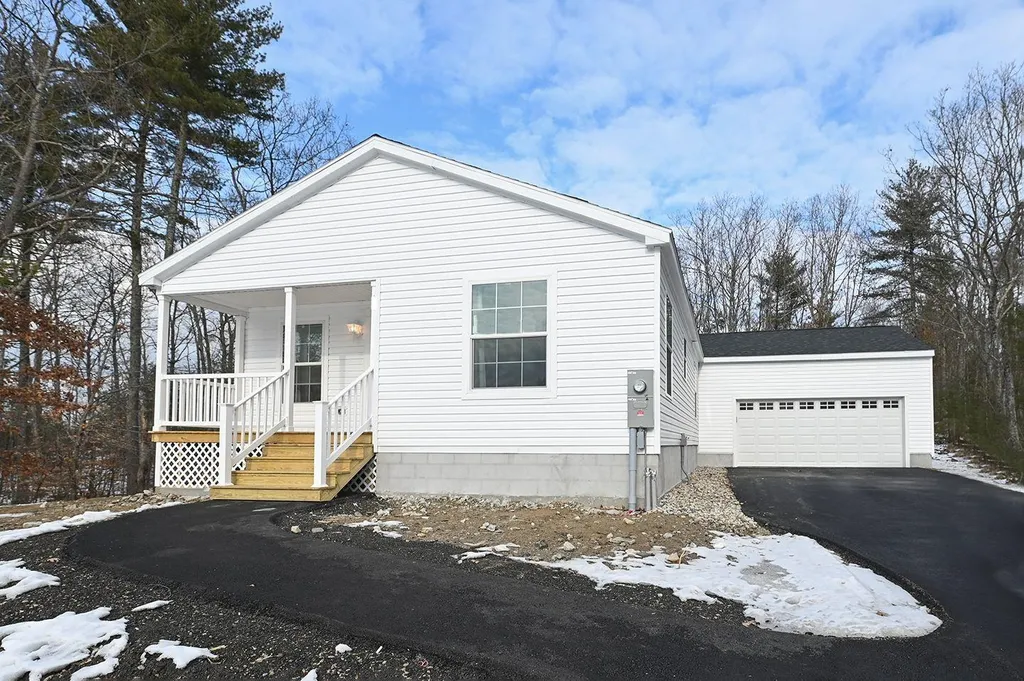 21 Sharon Way Fremont NH 03044