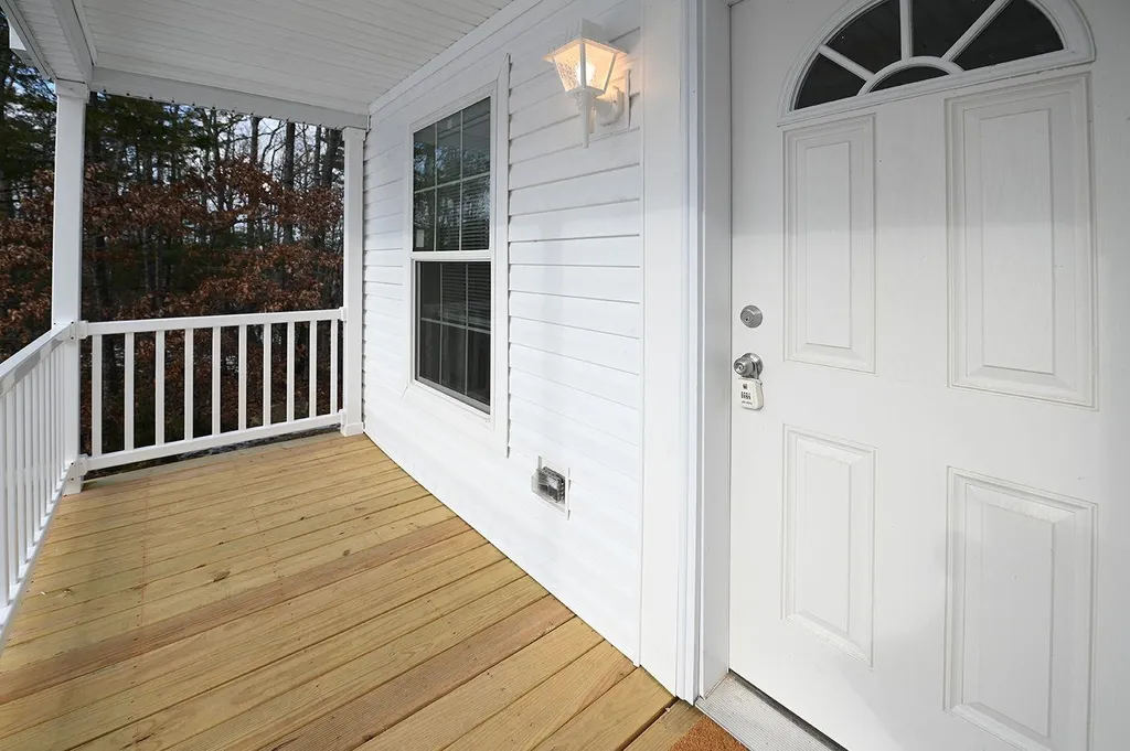 21 Sharon Way Fremont NH 03044