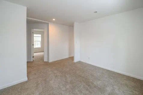 21 Sharon Way Fremont NH 03044
