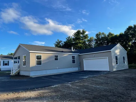 21 Sharon Way Fremont NH 03044