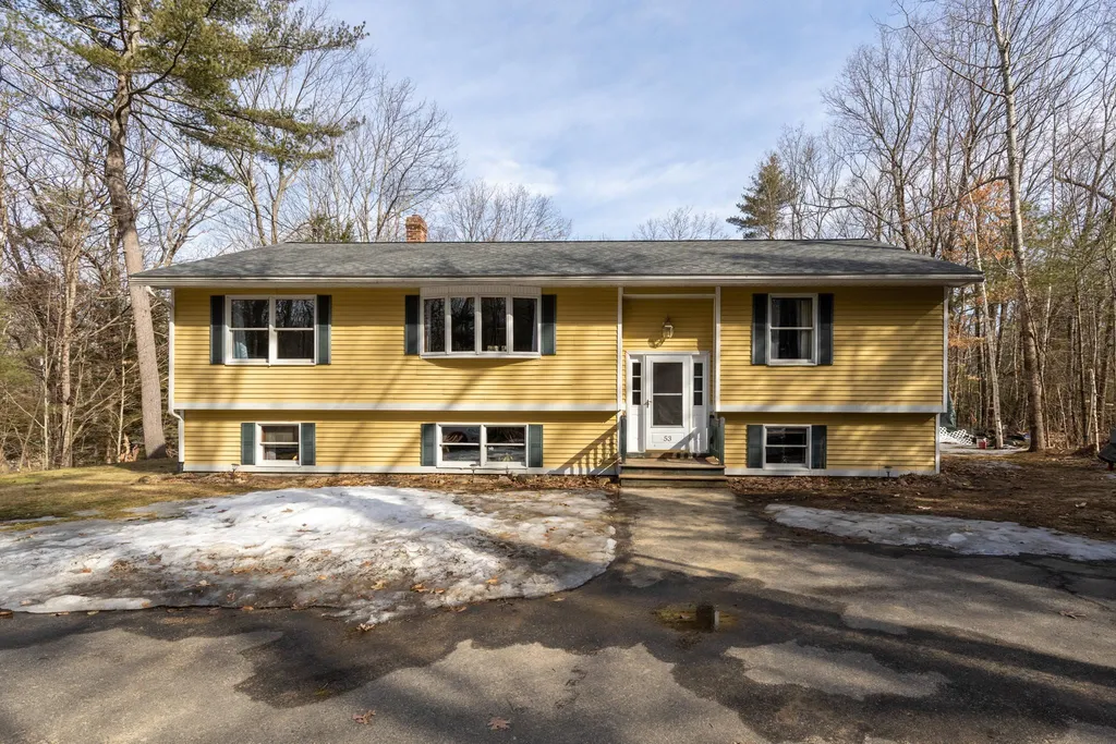 53 South Road Fremont NH 03044