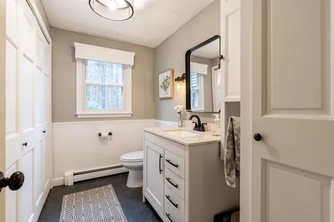 51 Osgood Road Kensington NH 03833