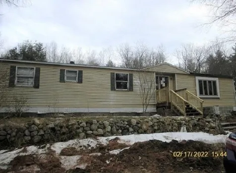 29 Hunt Road Kingston NH 03848
