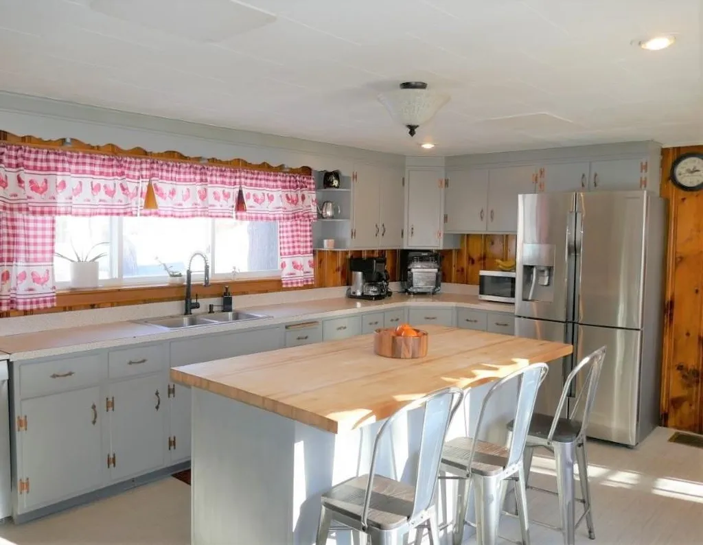38 Epping Street Raymond NH 03077