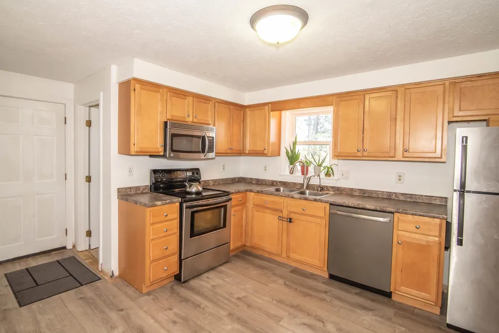 19 Amherst Drive Derry NH 03038