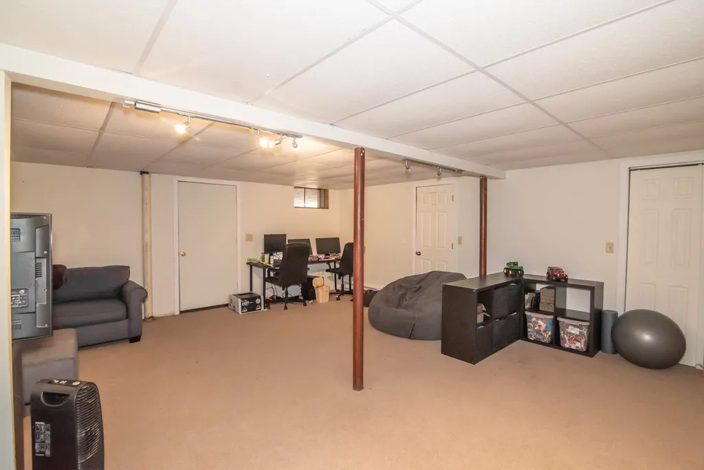 19 Amherst Drive Derry NH 03038