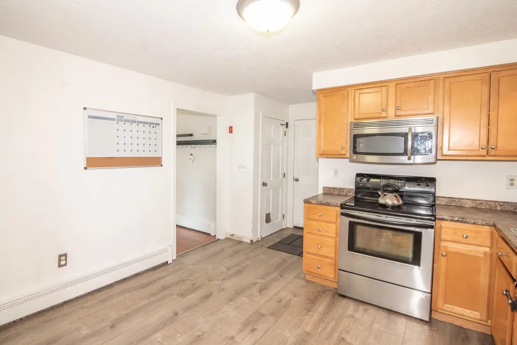 19 Amherst Drive Derry NH 03038