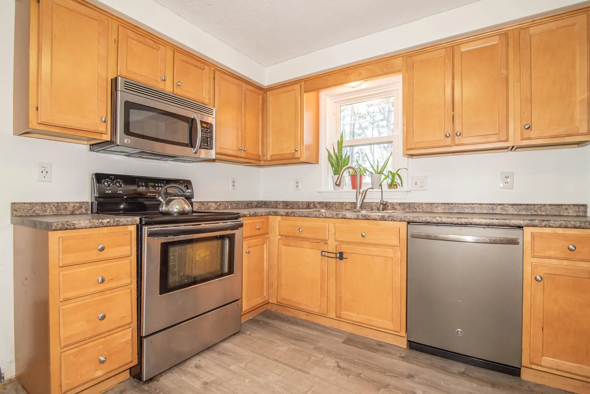 19 Amherst Drive Derry NH 03038