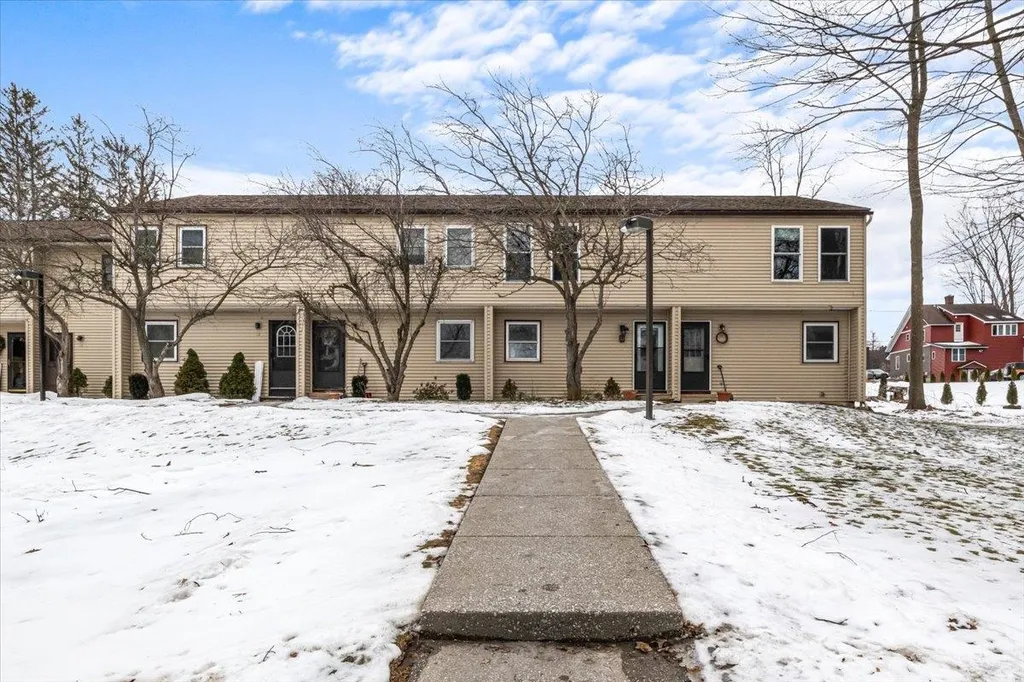 13 Cherry Tree Court St. Albans City VT 05478