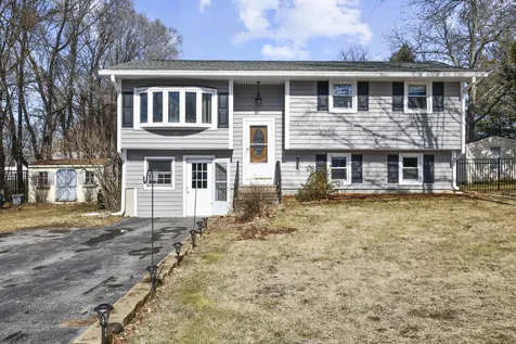 8 Juniper Road Salem NH 03079