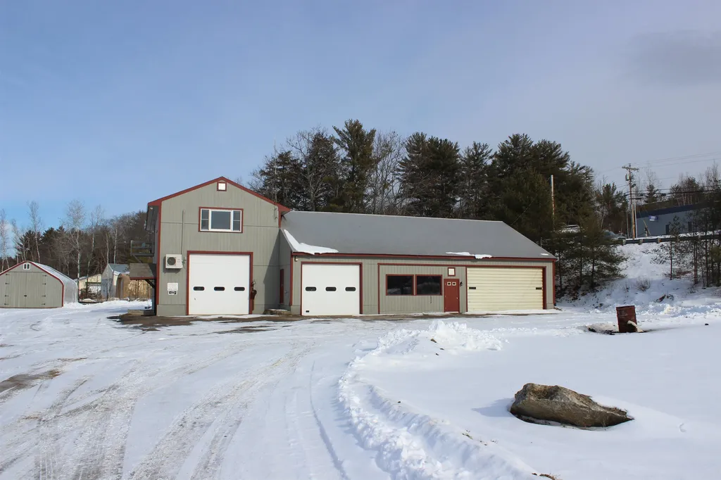 1195 Whittier Highway Moultonborough NH 03254