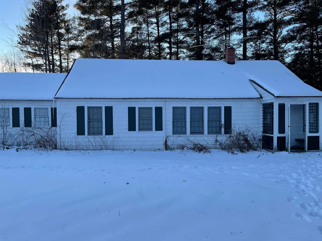 116 Pleasant View Road Bradford NH 03221