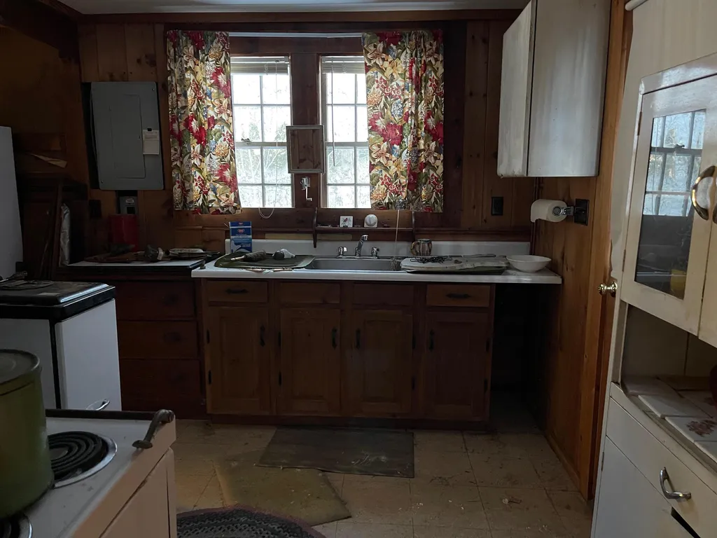 116 Pleasant View Road Bradford NH 03221
