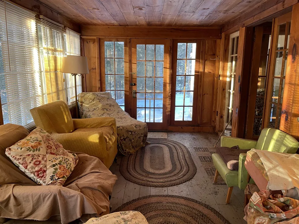 116 Pleasant View Road Bradford NH 03221