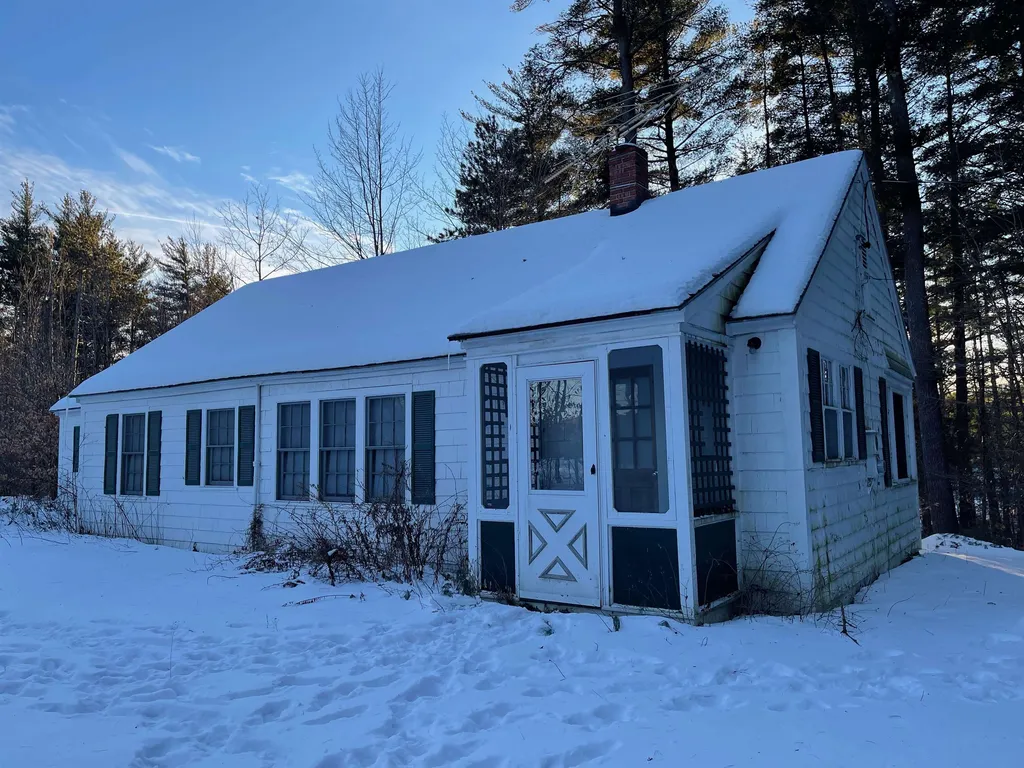 116 Pleasant View Road Bradford NH 03221