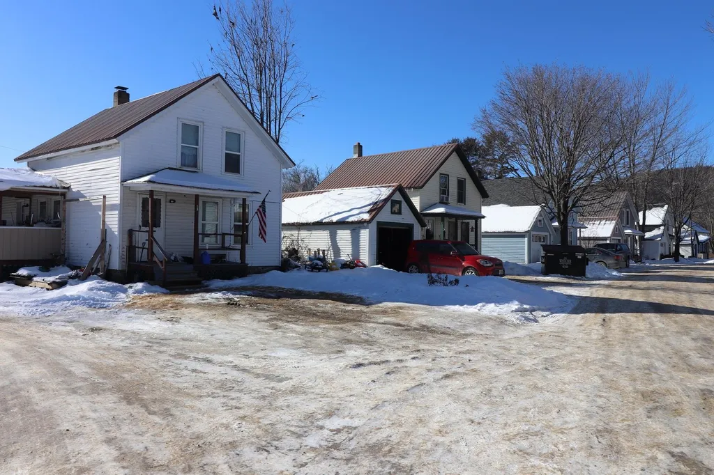 29 Back Street Campton NH 03223