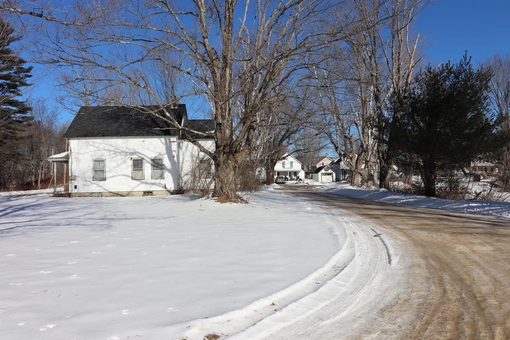 29 Back Street Campton NH 03223