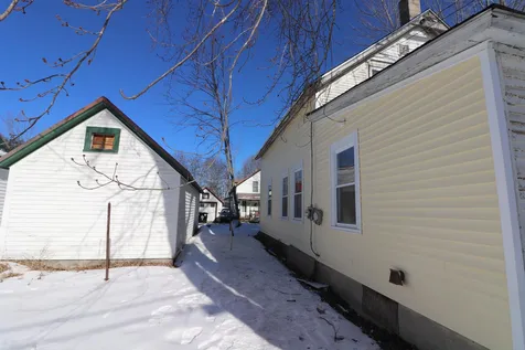 29 Back Street Campton NH 03223