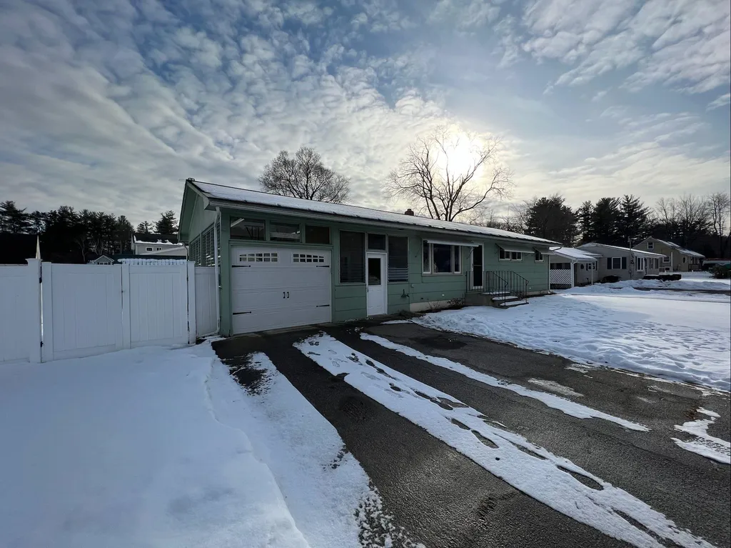 17 Marion Street Goffstown NH 03045
