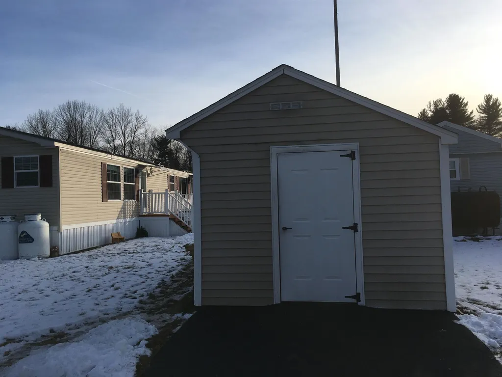 14 Mobile Drive Hudson NH 03051