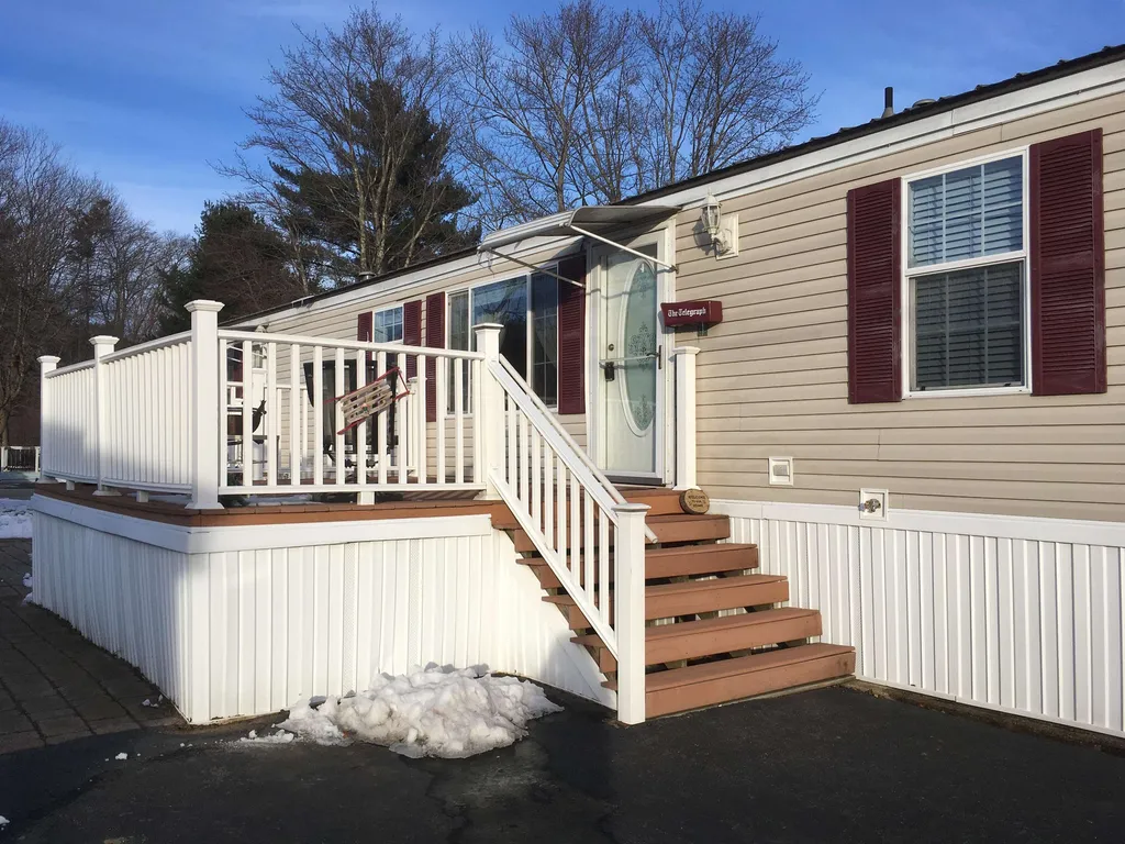 14 Mobile Drive Hudson NH 03051