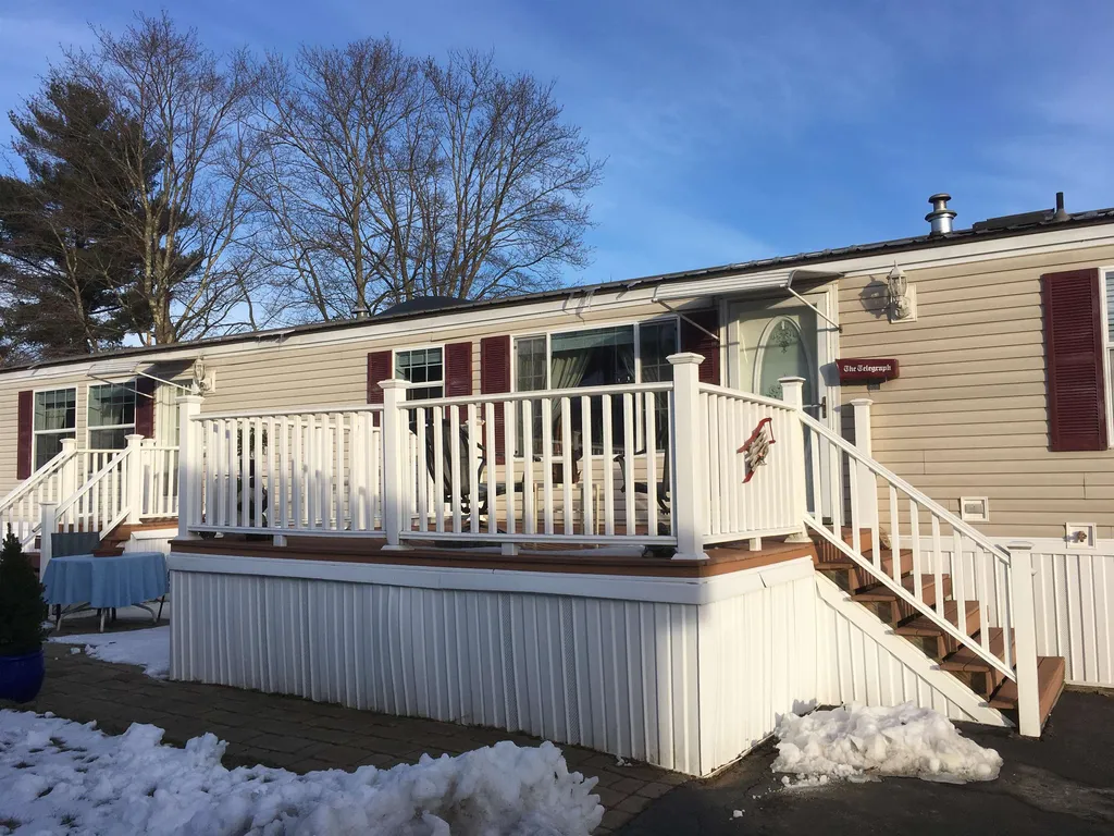 14 Mobile Drive Hudson NH 03051