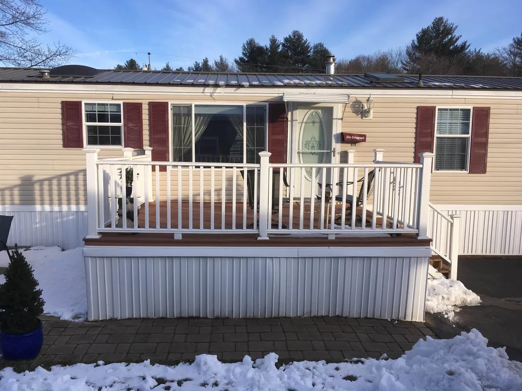 14 Mobile Drive Hudson NH 03051