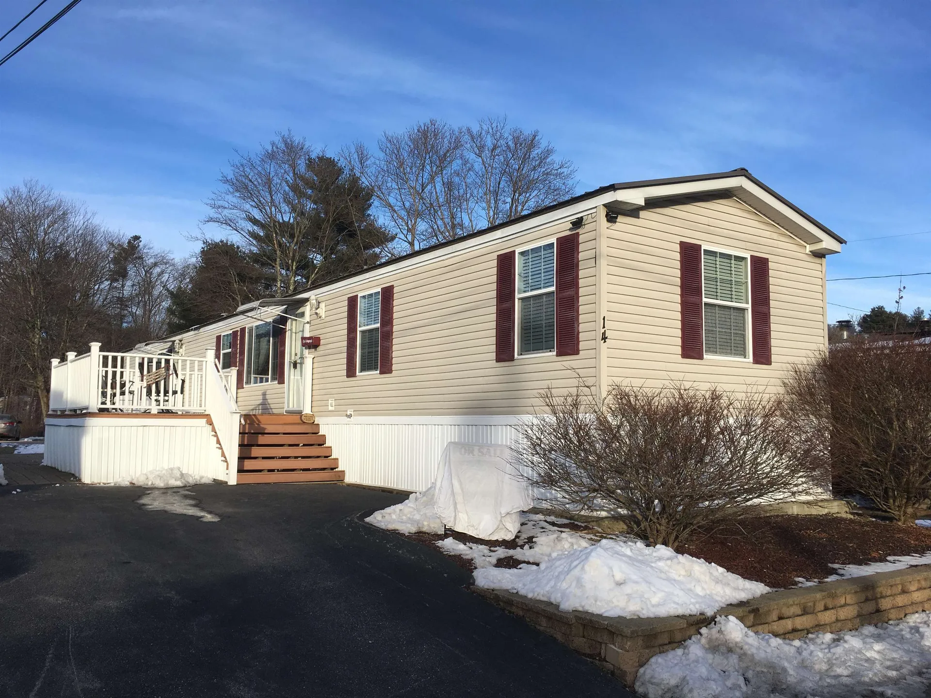 14 Mobile Drive Hudson NH 03051