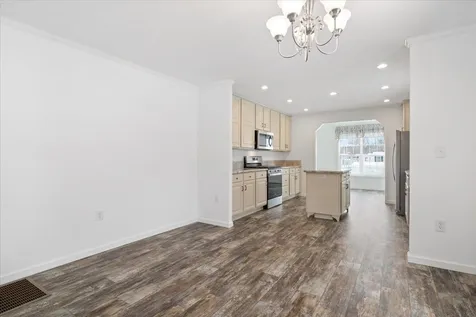 14 Hagop Road Salem NH 03079