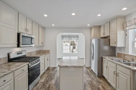 14 Hagop Road Salem NH 03079