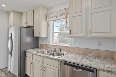 14 Hagop Road Salem NH 03079