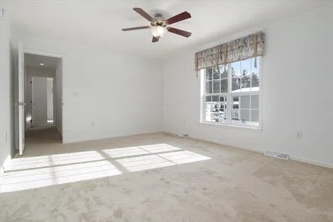 14 Hagop Road Salem NH 03079