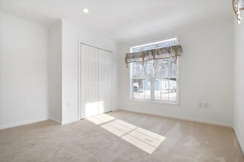 14 Hagop Road Salem NH 03079