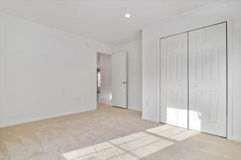 14 Hagop Road Salem NH 03079