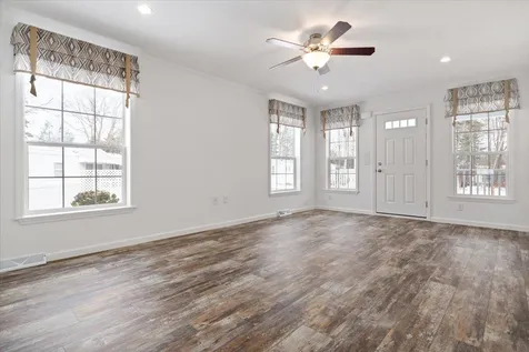 14 Hagop Road Salem NH 03079