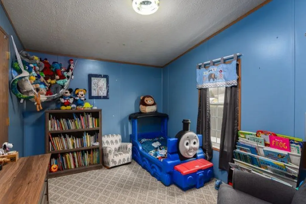 20 Bartlett Street Epping NH 03042